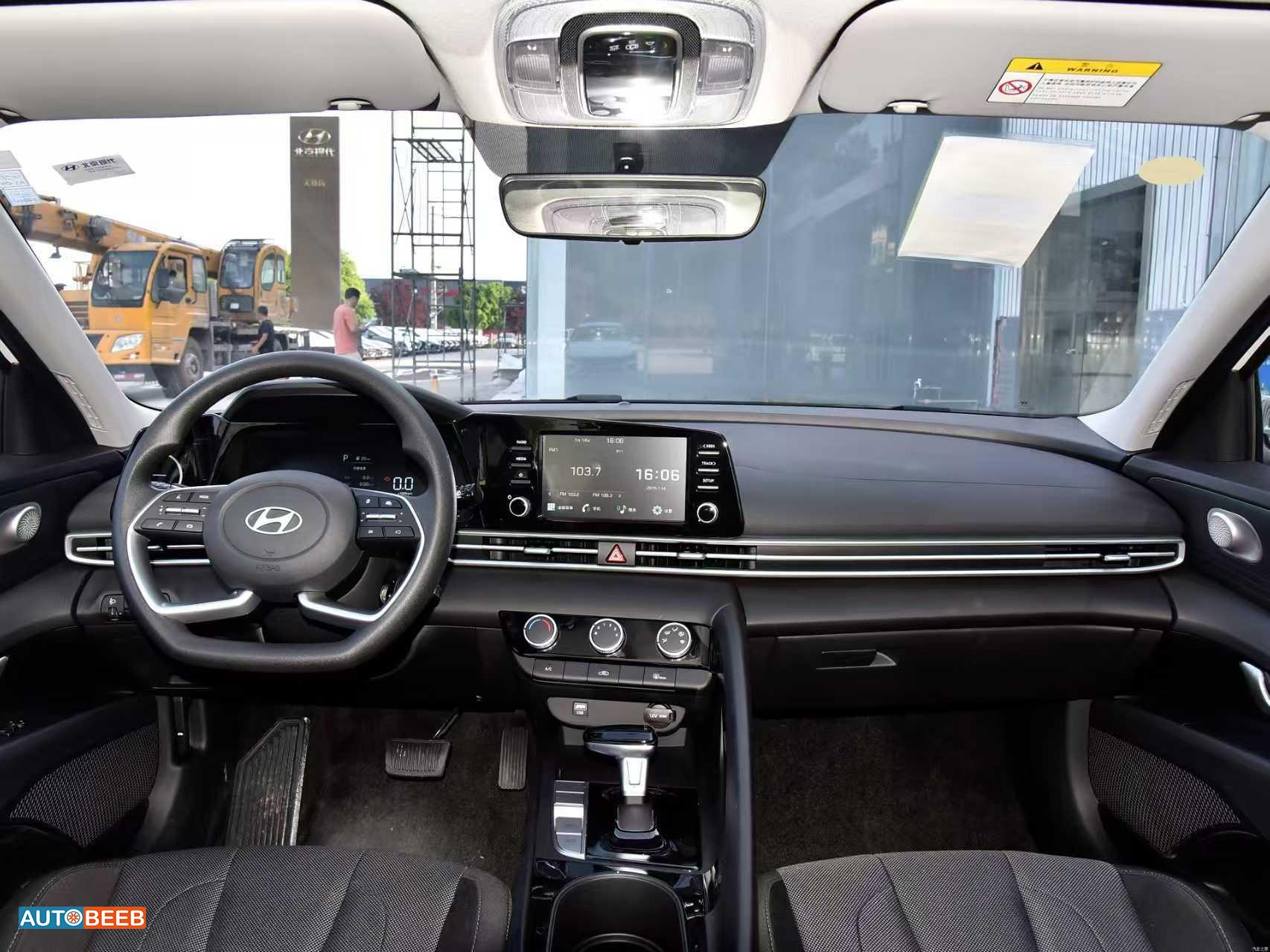 Hyundai Elantra 2025